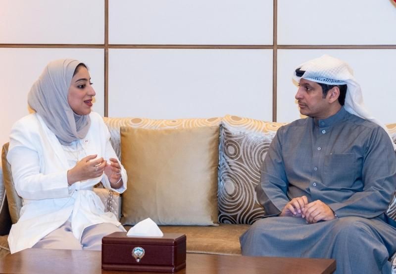 وزير الإعلام الكويتى يستقبل وزيرة السياحة البحرينية لدى وصولها البلاد للمشاركة في...