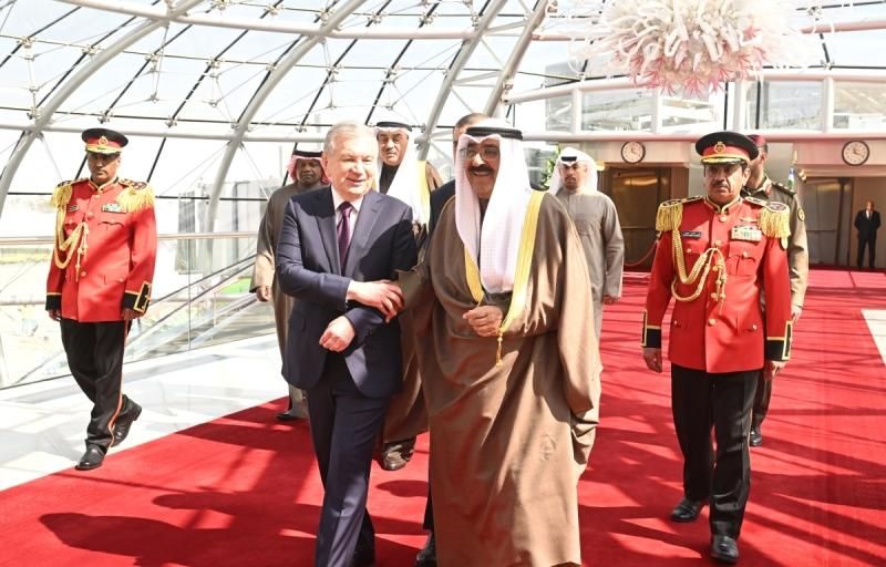 رئيس اوزبكستان يصل إلى الكويت في زيارة رسمية