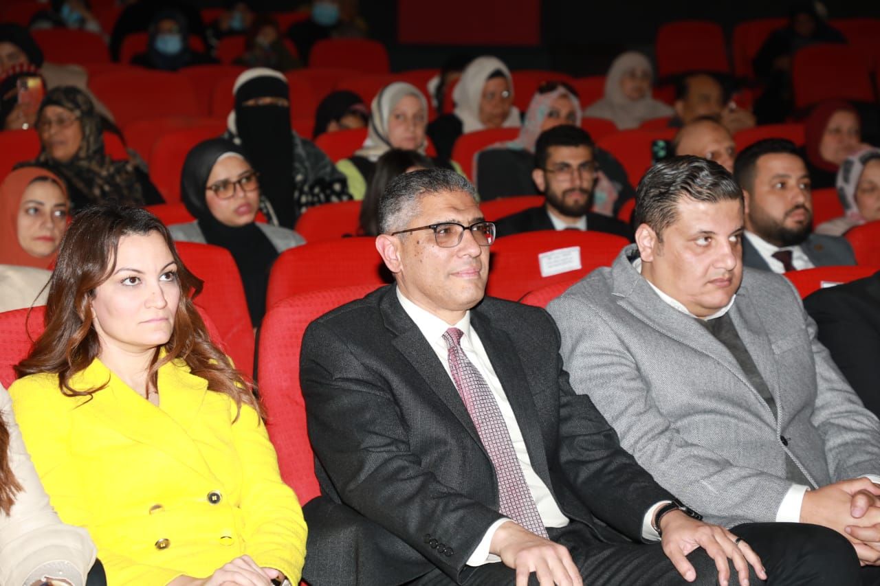 محافظ الجيزة يسلم منح مالية لــ 66 فتاة من اليتيمات المقبلات على الزواج (صور)