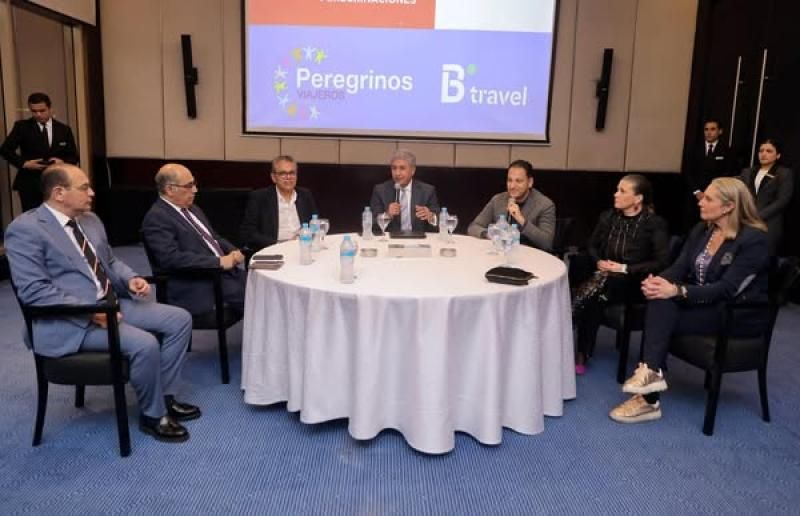 وزير السياحة والآثار يلتقي بوفد كنسي إسباني بعد عودتهم من سانت كاترين...