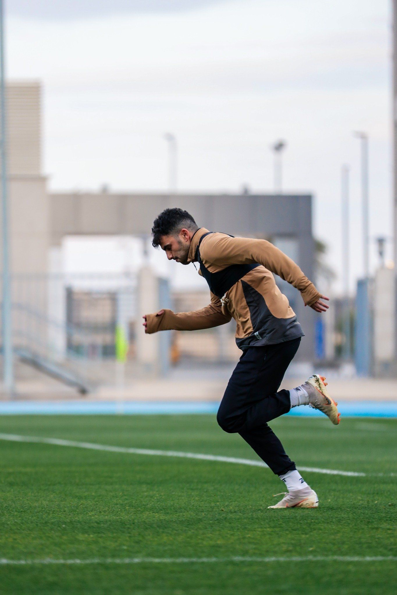 شاهد الزمالك يُنهي مرانه اليوم استعدادا لمواجهة الأهلى