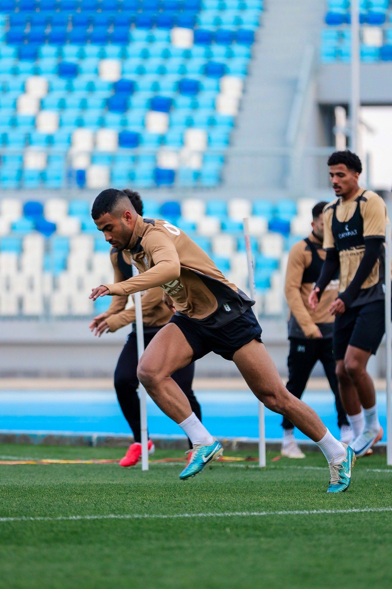 شاهد الزمالك يُنهي مرانه اليوم استعدادا لمواجهة الأهلى