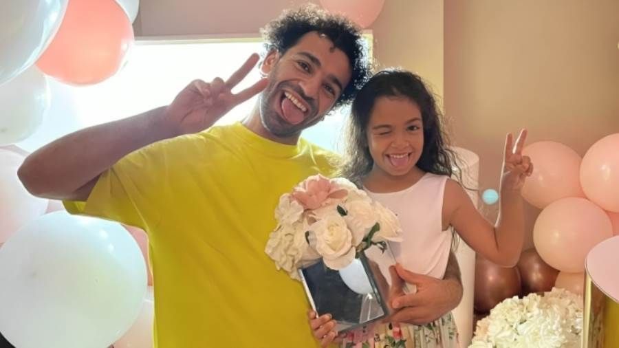 خالد الحلفاوي: مكة محمد صلاح ضيفة شرف في الجزء الثالث من "كامل العدد" تشارك مكة محمد صلاح ابنة اللاعب المصري محمد صلاح في الجزء الثالث من مسلسل كامل العدد.وأكد المخرج خالد الحلفا إقرأ المزيد