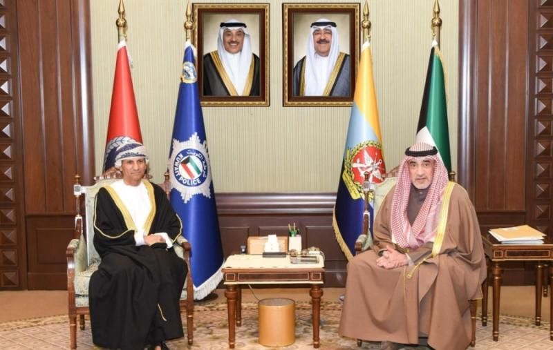 رئيس مجلس الوزراء بالإنابة وزير الداخلية الكويتى والممثل الأممي بالعراق بحثا سبل...