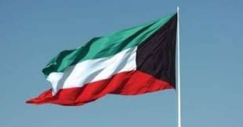 وزير الدفاع الكويتي يستعرض جاهزية إحدى القوات بالمنطقة الشمالية