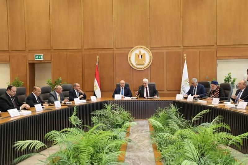 وزير التعليم العالي يترأس اجتماع مجلس أمناء جامعة بني سويف الأهلية بحضور...