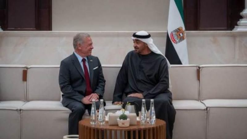 العاهل الأردنى والرئيس الإماراتى يبحثان مستجدات المنطقة وجهود وقف الحرب على غزة