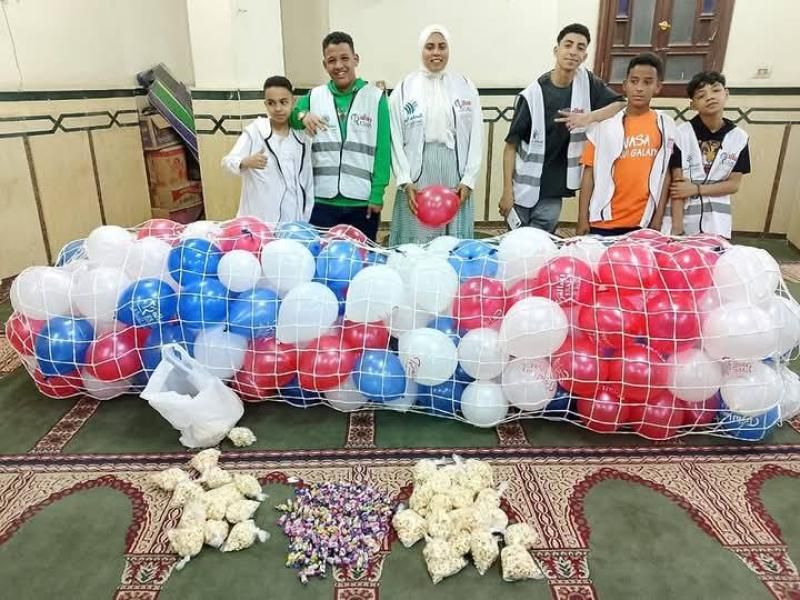 جمعية رسالة عضو التحالف الوطني توزع هدايا على المصلين عقب صلاة عيد...