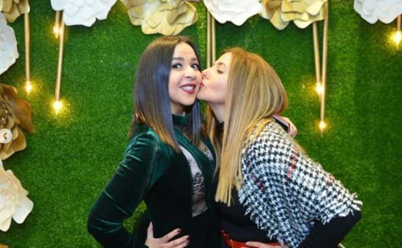 دنيا سمير غانم تهنئ إيمي بعيد ميلادها