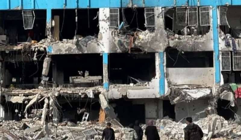 حماس: مزاعم الاحتلال بشأن عيادة الأونروا في جباليا ”افتراءات لتبرير جريمته”