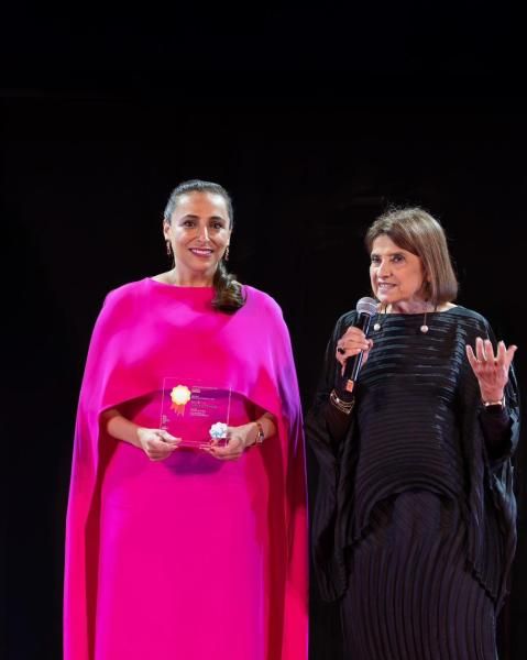 وزير الثقافة يهنئ الشيخة بدور القاسمي لحصولها على جائزة “بولونيا راجازي” في...