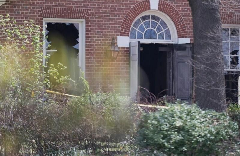 نجاة حاكم ولاية بنسلفانيا الأمريكية من الموت محققا داخل منزلة