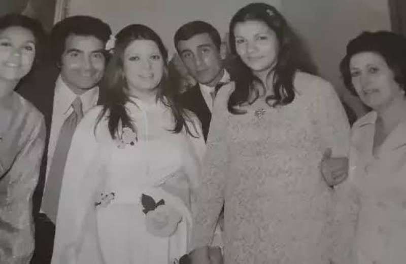 في ذكرى زوجها الراحل.. شمس البارودي تنشر صور من عقد قرانها على...