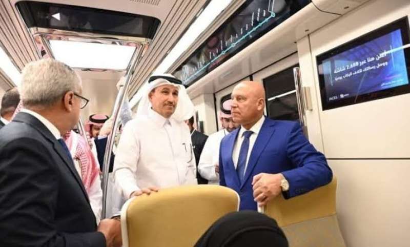 كامل الوزير ووزير النقل السعودي يقومان يزوران مشروع نيوم