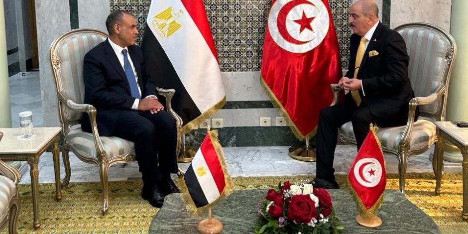 وزير الخارجية والهجرة يعقد جلسة مباحثات مع نظيره التونسي