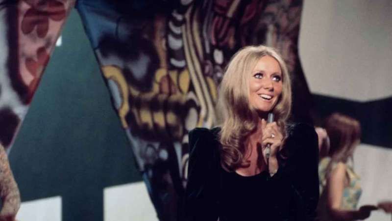 كلوداغ رودجرز.. وفاة أيقونة اليوروفيجن التي تركت بصمة في عالم الغناء