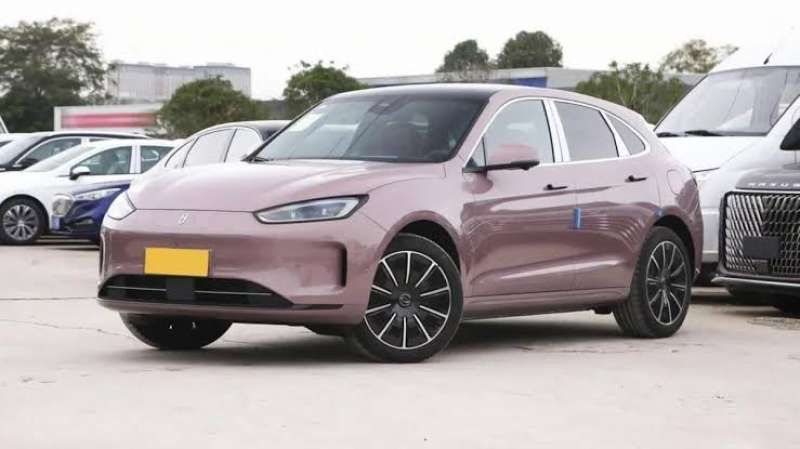 مواصفات متعددة.. كل ما تريد معرفته عن سيارة AITO M5