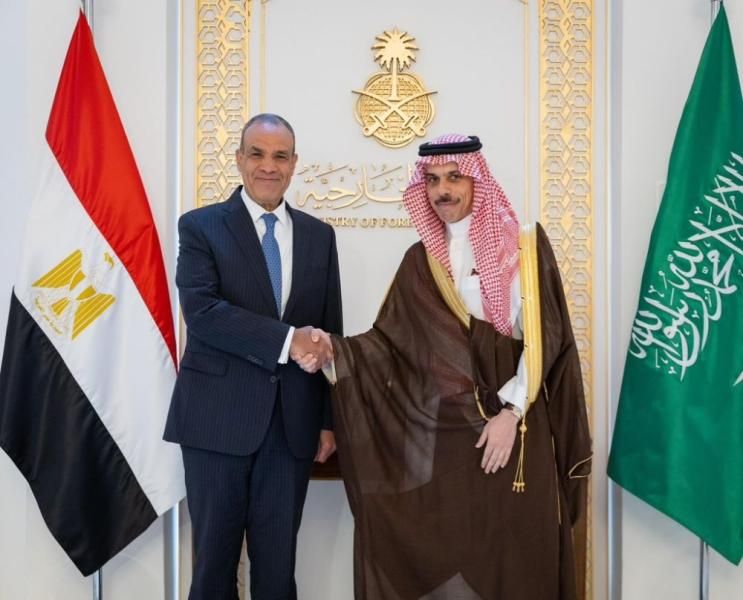 لقاء دبلوماسي رفيع يعكس عمق العلاقات الأخوية بين المملكة السعودية ومصر