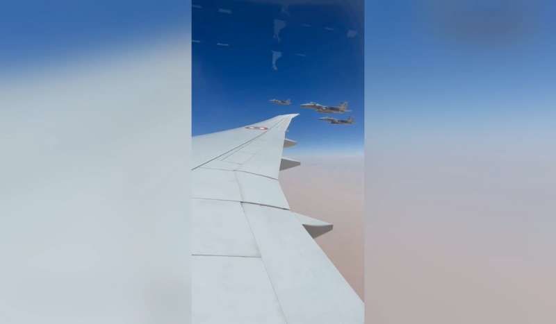 استقبال مهيب في سماء جدة.. الطائرات الحربية السعودية تفتتح زيارة مودي