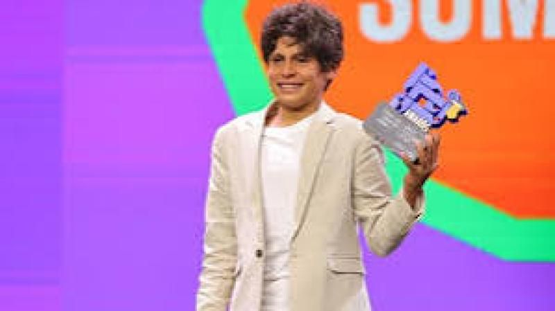 اكتشف جذوره الصينية.. عمر شريف يختتم تصوير فيلم عالمي في الصين