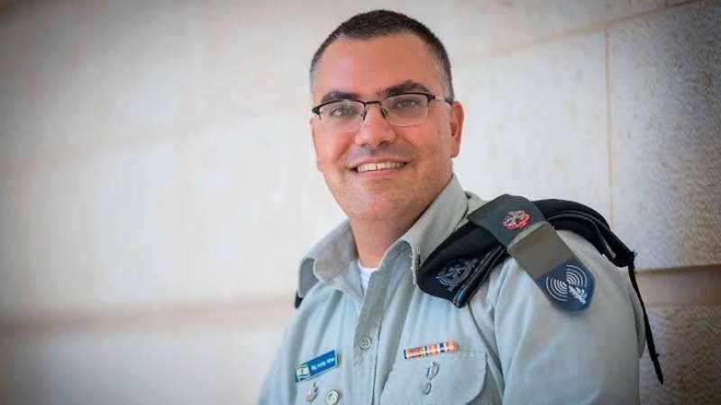 أفيخاي يعلن عن استهداف أحد أفراد حزب الله في لبنان