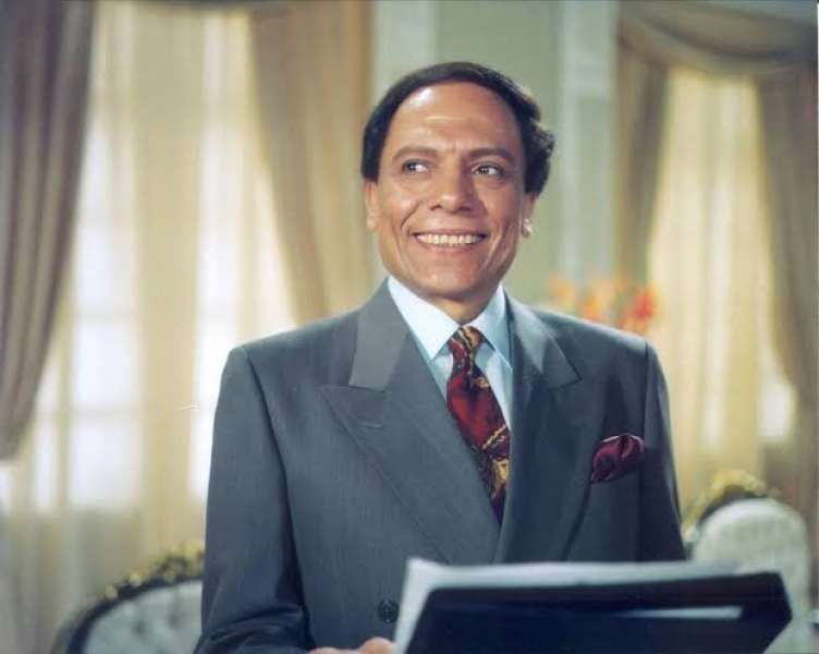 ما السر في عدم حضور عادل إمام حفل زفاف ابنة أخيه عصام؟