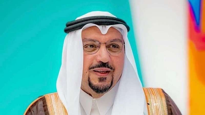 أمير القصيم يشيد بتبرع ولي العهد لمؤسسة ”سكن” لدعم الأسر المحتاجة