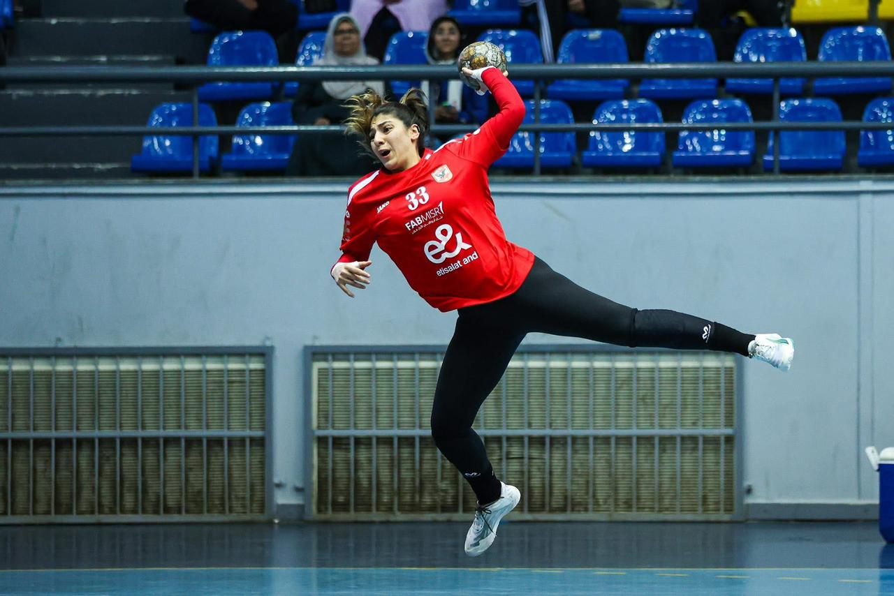 الأهلي يهزم سموحة 25 - 20 ويتوج بلقب كأس مصر لسيدات اليد.. صور