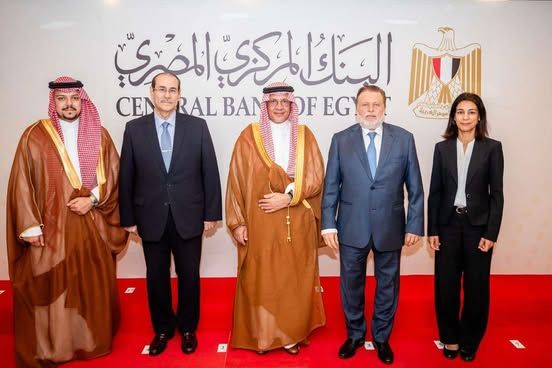 محافظ البنك المركزي المصري يلتقي الأمين العام للمجلس التنسيقي…