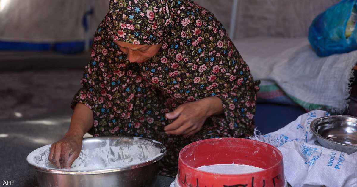 العالم اليوم - "الدقيق الفاسد".. خيار سكان غزة الوحيد لمواجهة الجوع