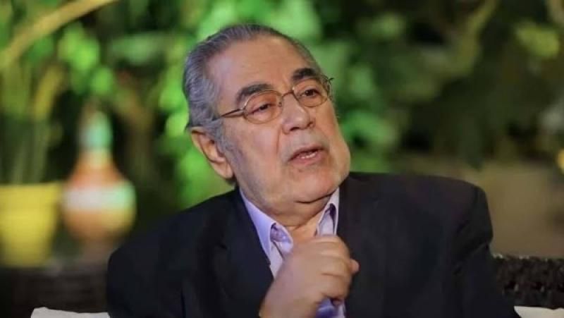 وعكة صحية مفاجئة للفنان صبري عبد المنعم ونقله إلى العناية المركزة