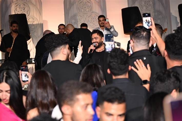 نجوم الفن في حفل زفاف رنا رئيس احتفلت الفنانة رنا رئيس بزفافها مساء الاثنين 5 مايو داخل أحد فنادق القاهرة الشهيرة.حرص عدد كبير من نجوم الفن إقرأ المزيد