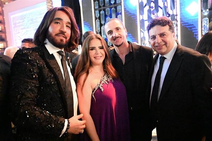 نجوم الفن في حفل زفاف رنا رئيس احتفلت الفنانة رنا رئيس بزفافها مساء الاثنين 5 مايو داخل أحد فنادق القاهرة الشهيرة.حرص عدد كبير من نجوم الفن إقرأ المزيد