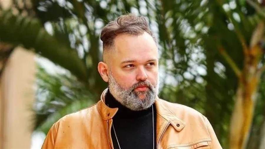 أول رد من محمد محمود عبد العزيز عن أزمة بوسي شلبي حالة من الجدل أثيرت خلال الأيام الماضية حول خلاف الإعلامية بوسي شلبي ونجلي الفنان الراجل محمود عبد العزيز و إقرأ المزيد