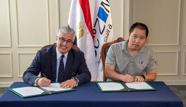 رئيس اقتصادية قناة السويس يوقع عقد مشروع كينليد الصينية…