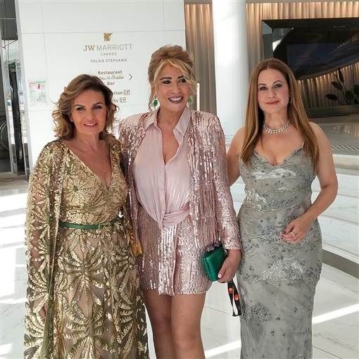 يسرا تتألق بفستان لامع في مهرجان كان من تصميم إيلي صعب تتواجد النجمة يسرا في مدينة كان الفرنسية لحضور فعاليات مهرجان كان السينمائي الدولي في دورته الـ78.وفي اليوم ا إقرأ المزيد