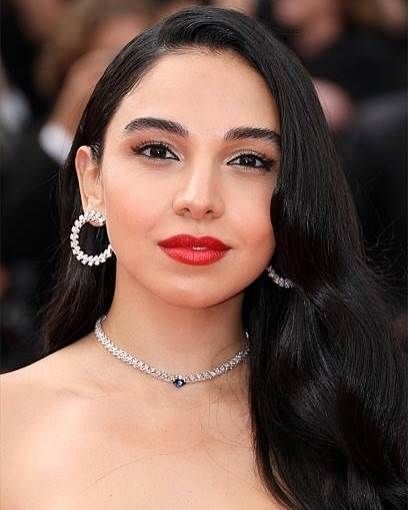 سلمى أبو ضيف تتألق بفستان أسود من الدانتيل في مهرجان كان ظهرت الفنانة سلمى أبو ضيف على السجادة الحمراء للدورة الـ78 من مهرجان كان السينمائي.وفي ثاني ظهور لها في فعالي إقرأ المزيد