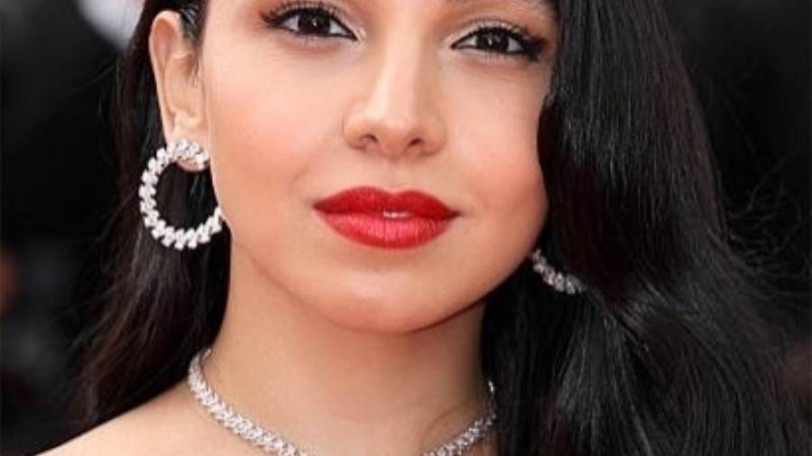 سلمى أبو ضيف تتألق بفستان أسود من الدانتيل في مهرجان كان ظهرت الفنانة سلمى أبو ضيف على السجادة الحمراء للدورة الـ78 من مهرجان كان السينمائي.وفي ثاني ظهور لها في فعالي إقرأ المزيد