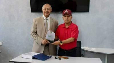 تكريم البروفيسور صالح حميد بدرع التميز الأكاديمي للعام 2025