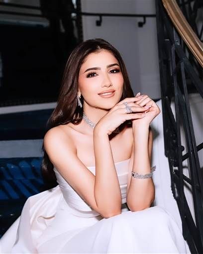 مي عمر تتألق بفستان أبيض من تصميم رامي قاضي في مهرجان كان تتواجد الفنانة مي عمر في مدينة كان الفرنسية حيث حضرت إحدى فعاليات الدورة الـ78 من مهرجان كان السينمائي.وأطلت إقرأ المزيد