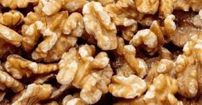 الجوز يخفض خطر الإصابة بسرطان القولون
