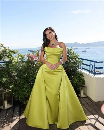 ياسمين صبري تخطف الأنظار بأحدث جلسة تصوير من مهرجان "كان" شاركت النجمة ياسمين صبري جمهورها عبر صفحتها الرسمية في موقع التواصل الاجتماعي إنستجرام أحدث جلسة تصوير لها خ إقرأ المزيد