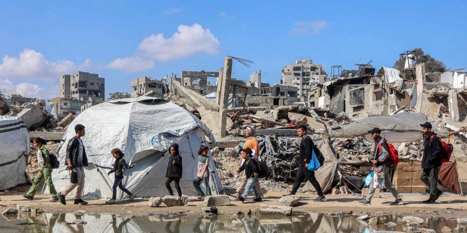 نتيجة القصف الإسرائيلى.. طبيبة أطفال فلسطينية تستقبل أطفالها الـ7 أشلاء متفحمين