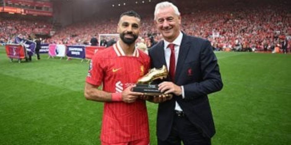 وزير الرياضة يهنئ محمد صلاح بتتويجه هدافا وأفضل صانع أهداف فى الدورى الإنجليزى