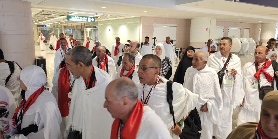 التضامن الاجتماعي تواصل تفويج حجاج الجمعيات الأهلية إلى الأراضي المقدسة