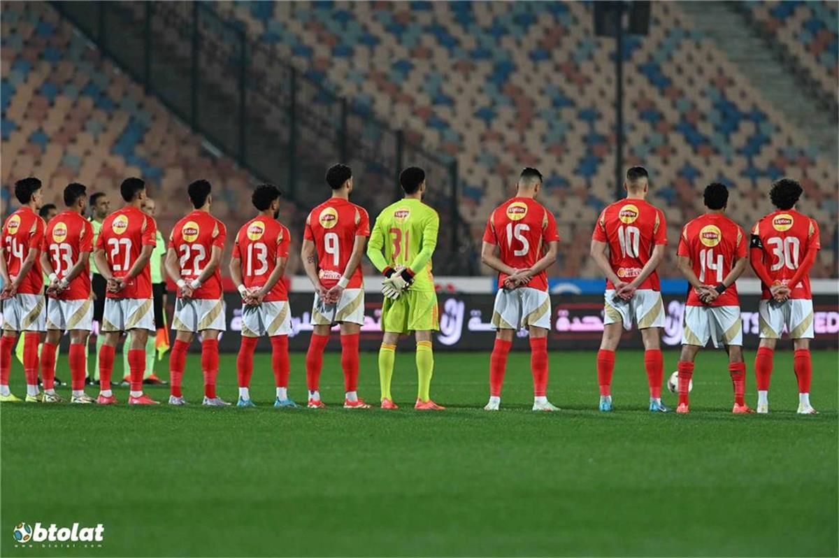 ثنائي الأهلي السابق على مشارف العودة قبل كأس العالم للأندية.. وتحركات غامضة في الدفاع