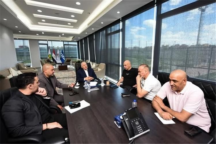 هاني أبو ريدة وأحمد دياب يجتمعان مع الجهاز الفني لـ منتخب مصر