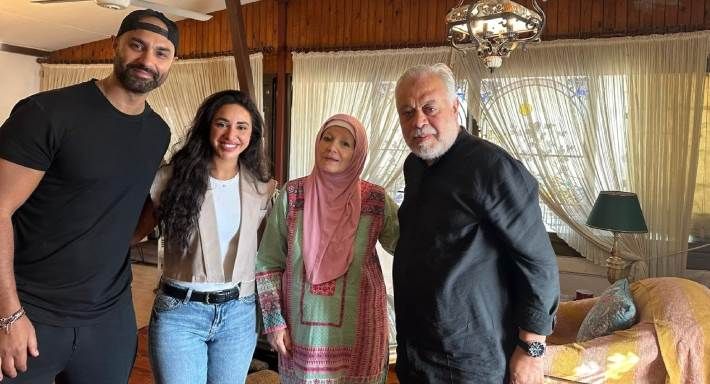 آية سماحة تزور مشيرة إسماعيل في منزلها برفقة أشرف زكي وكريم فهمي.. صور حرصت الفنانة آية سماحة على زيارة الفنانة الكبيرة مشيرة إسماعيل في منزلها لتقديم اعتذارها الشخصي عما بدر منه إقرأ المزيد