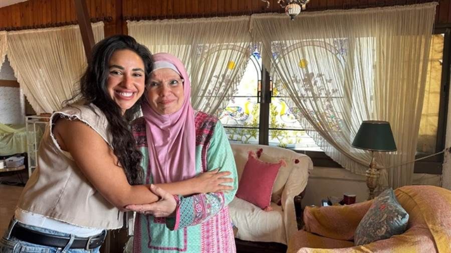 آية سماحة تزور مشيرة إسماعيل في منزلها برفقة أشرف زكي وكريم فهمي.. صور حرصت الفنانة آية سماحة على زيارة الفنانة الكبيرة مشيرة إسماعيل في منزلها لتقديم اعتذارها الشخصي عما بدر منه إقرأ المزيد