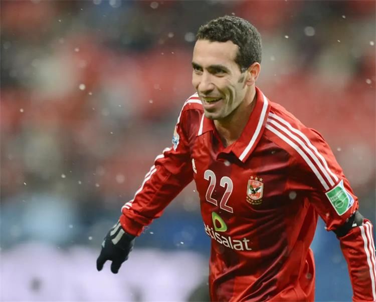 وصف أحدهم بالأفضل على مر العصور.. فيفا يستعرض تاريخ ثلاثي أيقوني في الأهلي قبل المشاركة بـ كأس العالم للأندية